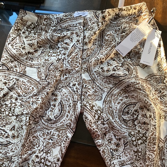 Calvin Klein Petite Size Paisley Print Slim Leg Linen-Blend Ankle Pants - Picture 8 of 14